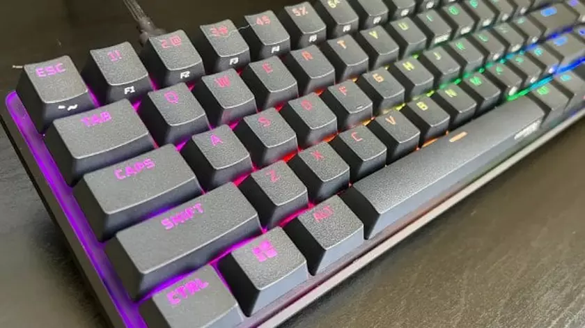 HyperX Alloy Origins 65 teclado gaming competitivo