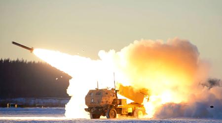 La propaganda rusa hizo pasar un complejo de baños militares por un HIMARS MLRS destruido