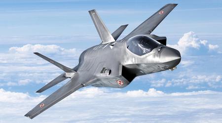 Dinamarca recibe otros tres nuevos F-35A