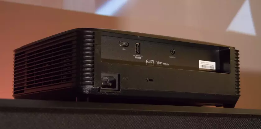 th575 vs hd146x