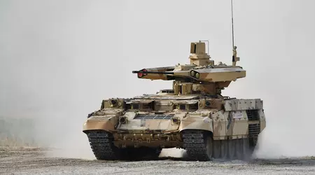 Drones FPV baratos alcanzan un raro vehículo ruso de apoyo al combate Terminator y el tanque T-80 que intentó evacuarlo