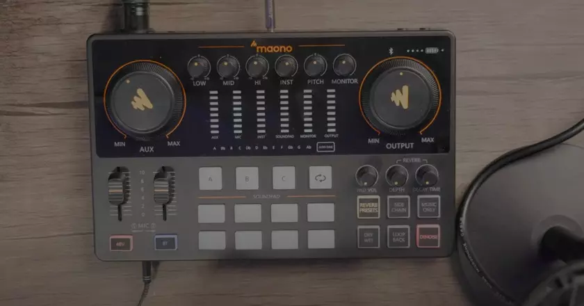 MAONO consola para grabar podcast
