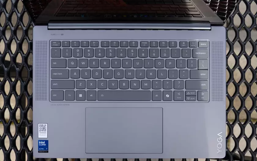 Slim7i frente al MacBook Air M4
