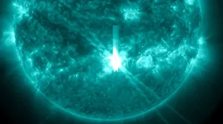 Meteorólogos, ¡preparaos! Se ha producido una potente llamarada en el Sol, que provocará una tormenta geomagnética a gran escala en la Tierra
