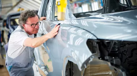 Casi 100.000 trabajadores de Volkswagen de 9 plantas participaron en una huelga masiva