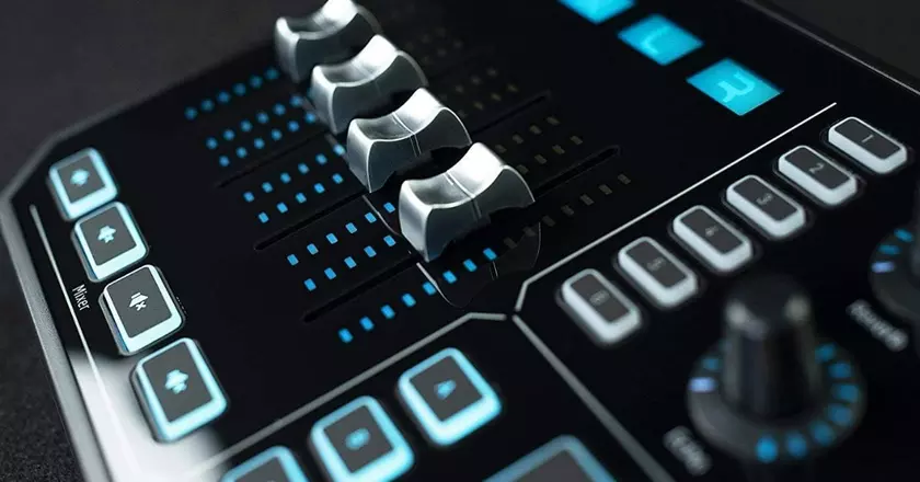 TC-Helicon GO XLR mezcladora para podcast