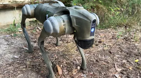 Militares ucranianos montan un "perro robot" en un multicóptero pesado 