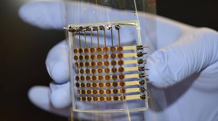 Los científicos tienen una pantalla OLED flexible impresa en 3D por primera vez y resiste 2000 ciclos de plegado
