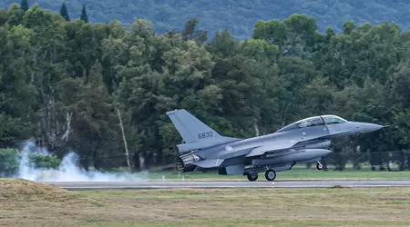 Taiwán quiere armar cazas F-16 Viper mejorados con misiles estadounidenses AGM-88 HARM, AGM-84 SLAM y AGM-154 JSOW