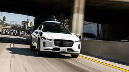 Los coches sin conductor de Waymo ahora pueden navegar de forma independiente por las autopistas