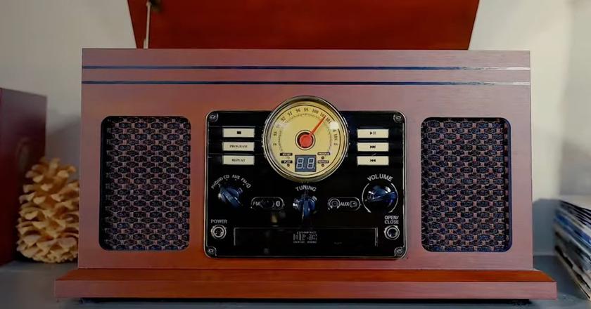 Victrola Nostalgic 6 en 1 mejores tocadiscos por menos de 100 euros