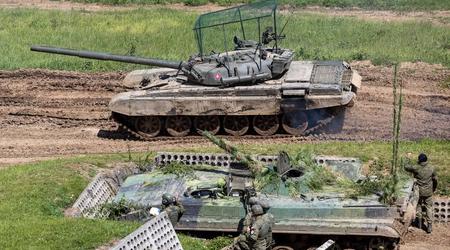 Ahora incluso Eslovaquia está probando "rejas" en los tanques T-72 y Leopard: los drones obligan a improvisar