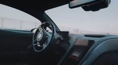 BYD ha demostrado cómo el piloto automático 'God's Eye' conduce un supercoche en un circuito de carreras