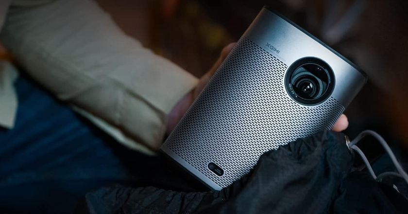 XGIMI Halo+ mejor proyector al aire libre para acampar