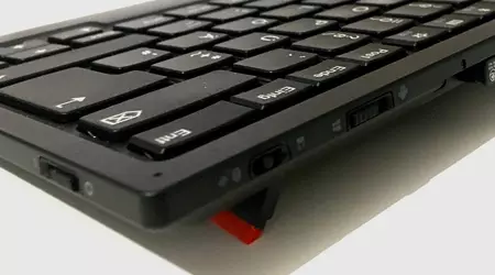 El teclado Bluetooth de Lenovo que se carga con energía solar y se conecta a tres dispositivos a la vez podría presentarse en CES 2025