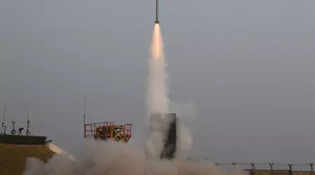 India está construyendo su propio sistema de defensa antiaérea capaz de derribar misiles, drones, aviones, helicópteros y municiones de precisión en un radio de 350 km.
