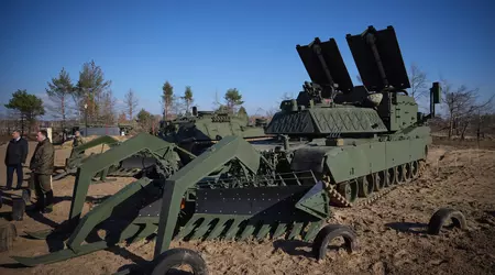 Las AFU han recibido en servicio vehículos de asalto de desminado M1150 basados en tanques M1 Abrams, EE.UU. no ha informado de sus entregas