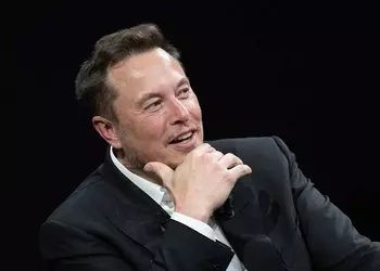 Elon Musk se enfrenta a una ...