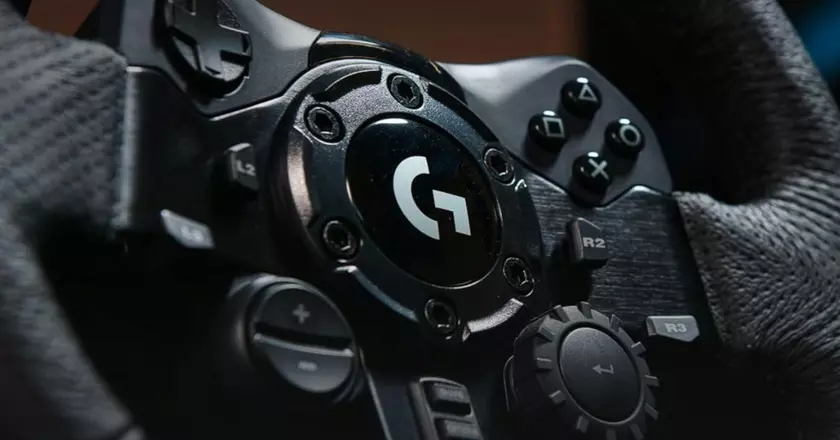 Logitech G923 volante ps4 con pedales
