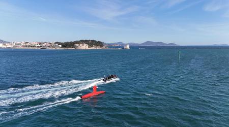 La Armada francesa planea combinar un portahelicópteros anfibio con drones de superficie