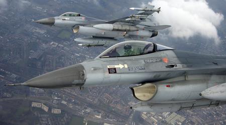 El primer F-16 de Bulgaria presenta fallos inmediatamente al llegar y no puede despegar