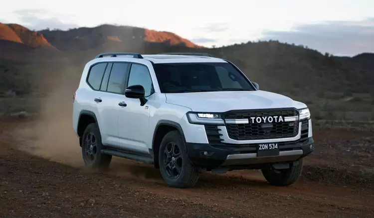 Toyota Land Cruiser 300 Hybrid: el ...