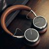 Auriculares Beyerdynamic Aventho 100 en la habitación