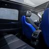 2026 Cadillac Optiq V en colores azules.