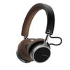 Una vista en perspectiva de los auriculares Beyerdynamic Aventho 100 marrones
