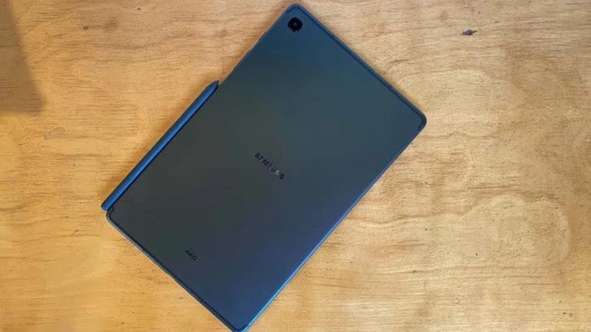 Samsung Galaxy Tab S6 Lite tablet para leer periódicos