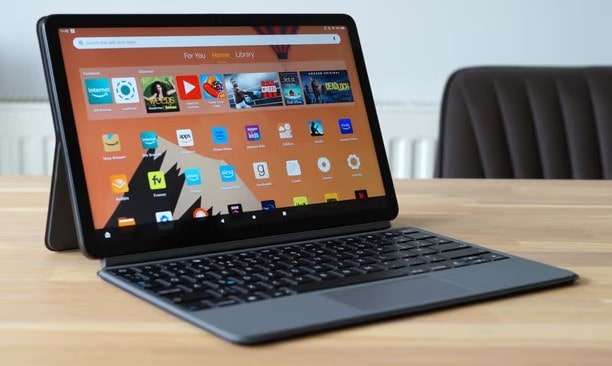 Amazon Fire Max 11 tablet para leer periódicos