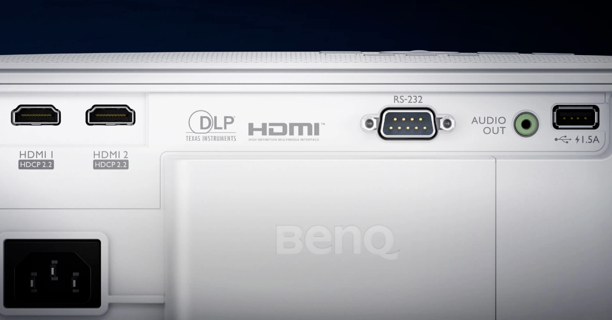 Proyector BenQ TK700STi para simulador de golf