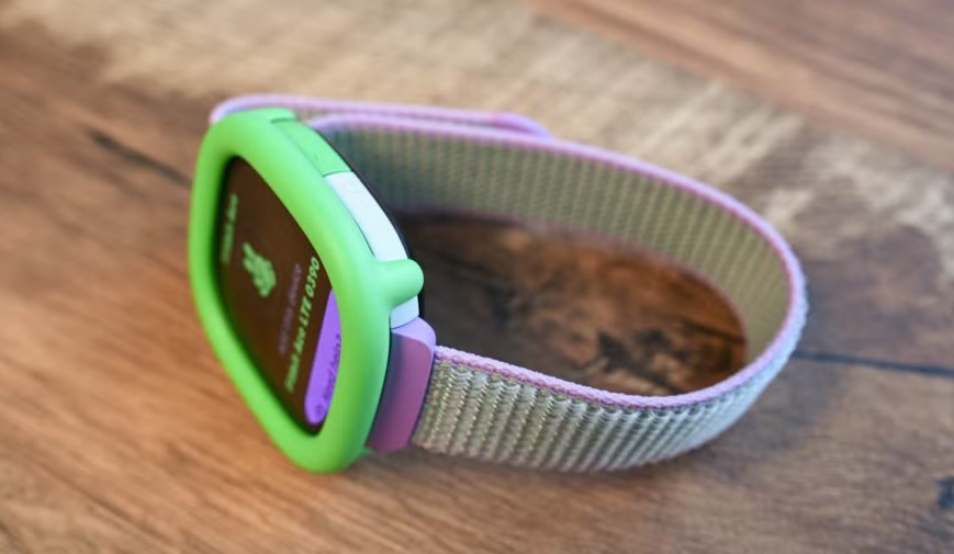 Reloj rastreador de actividad física para niños Fitbit Ace LTE