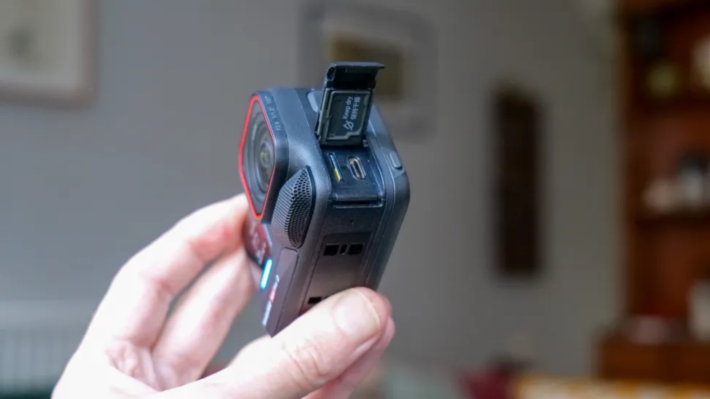 Cámara impermeable Insta360 Ace Pro 2 para vloguear al aire libre