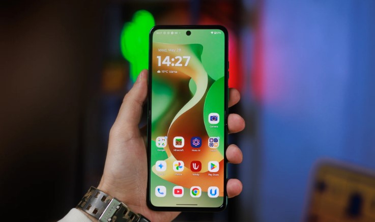 Análisis del teléfono plegable Motorola Razr 2025