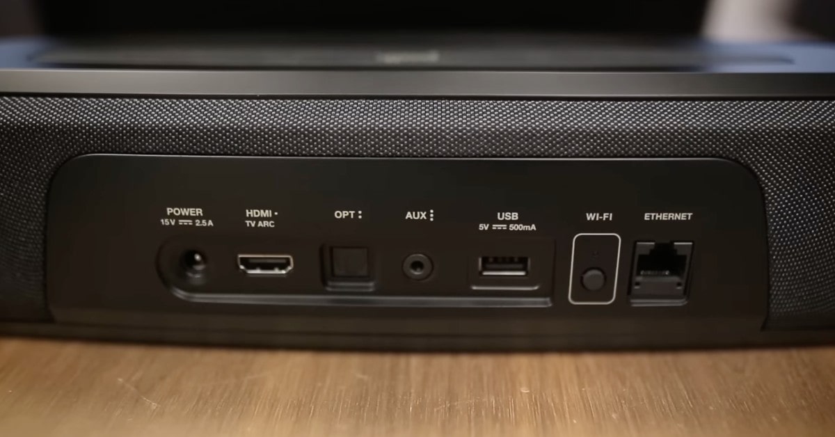 POLK AUDIO MAGNIFI MINI bajo barra de sonido del monitor