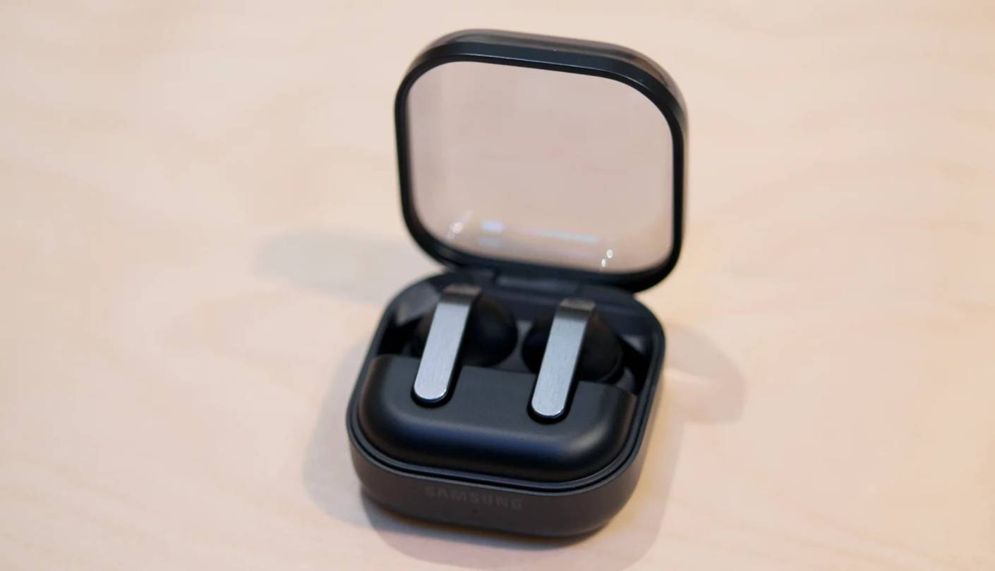 Auriculares Samsung Galaxy Buds 4 Pro con micrófono para el trabajo
