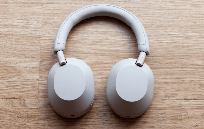 Auriculares con cancelación de ruido Sony WH-1000XM5 para la oficina