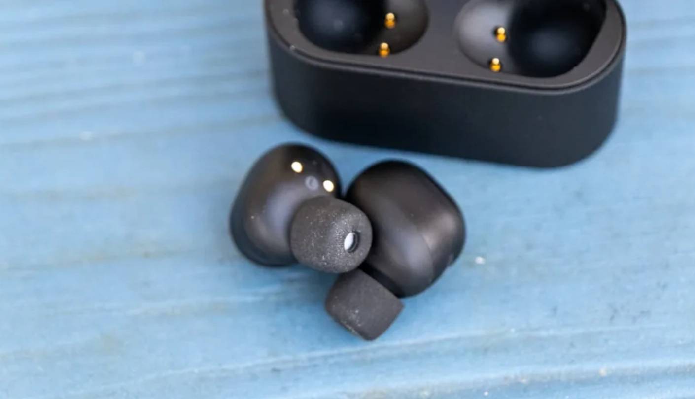 Auriculares Sony WF-1000XM6 con micrófono para el trabajo