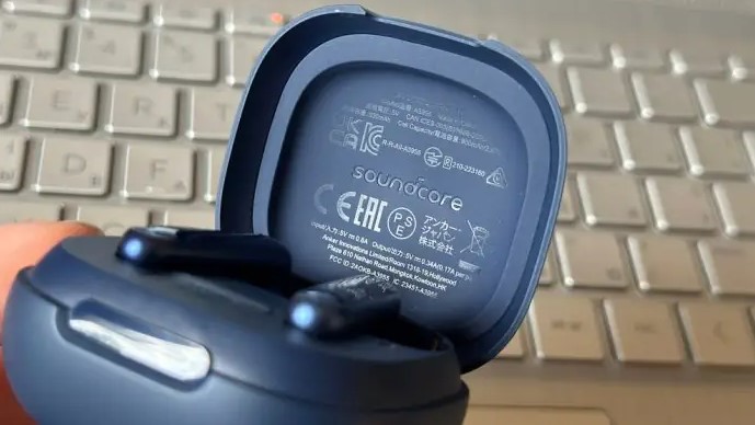 Auriculares inalámbricos Soundcore P40i por menos de 50