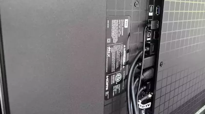 TCL QM8K smart TV para streaming