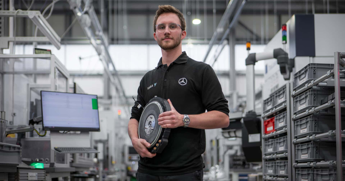 Innovación axial: el futuro de los motores eléctricos de Yasa Ingenieros de Yasa presentan motor axial revolucionario