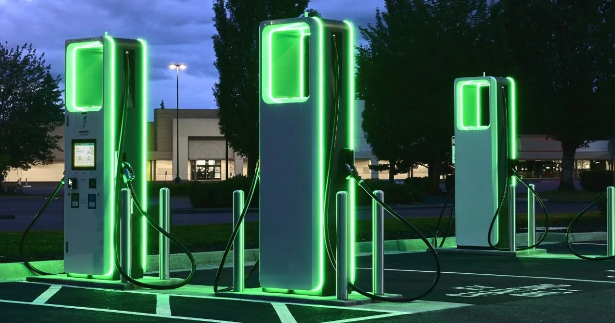 En el mundo de la carga: Cómo las nuevas tecnologías están cambiando la experiencia de los propietarios de vehículos eléctricos Cómo cargar completamente: El futuro de las estaciones de carga para vehículos eléctricos