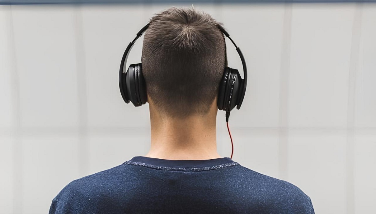 Secretos del vuelo sónico: cómo la tecnología de los auriculares nos acerca a la música Nuevos Horizontes del Sonido: Cómo los auriculares de alta tecnología están cambiando nuestra forma de experimentar el sonido