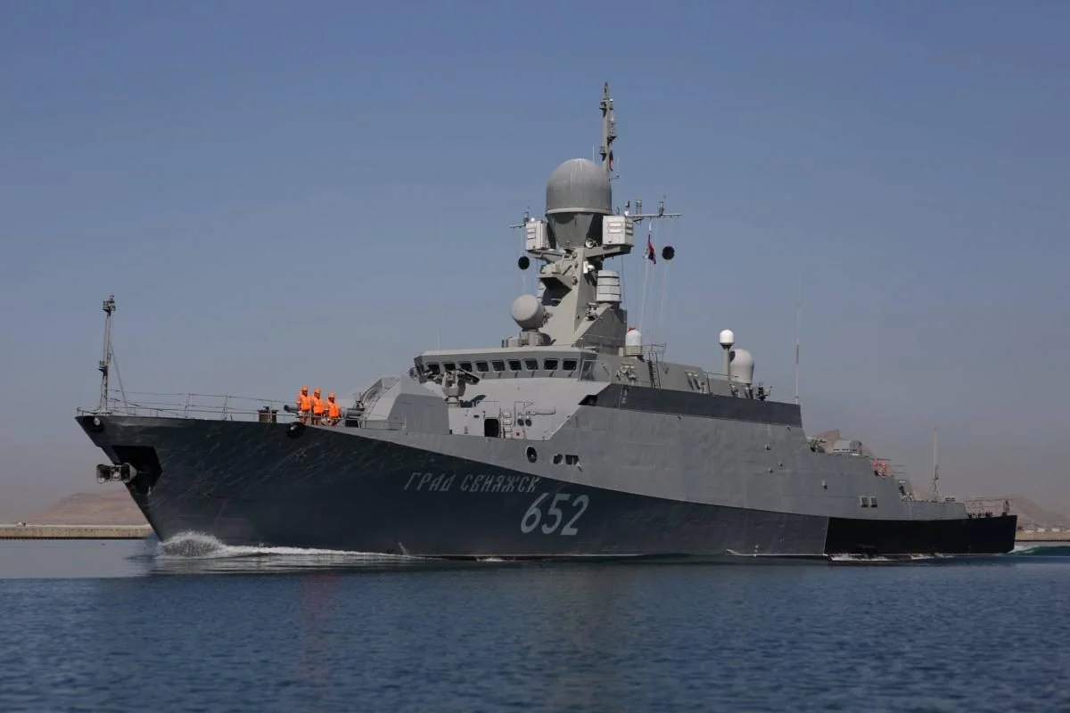 DIU ataca el barco de combate Kalibriv con un ataque combinado de drones DIU ataca el barco de combate Kalibriv con un ataque combinado de drones