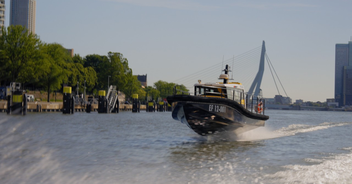 Conoce al innovador: Artemis EF-12 Workboat presentado Descubre el innovador Artemis EF-12 Workboat: Innovación a flote