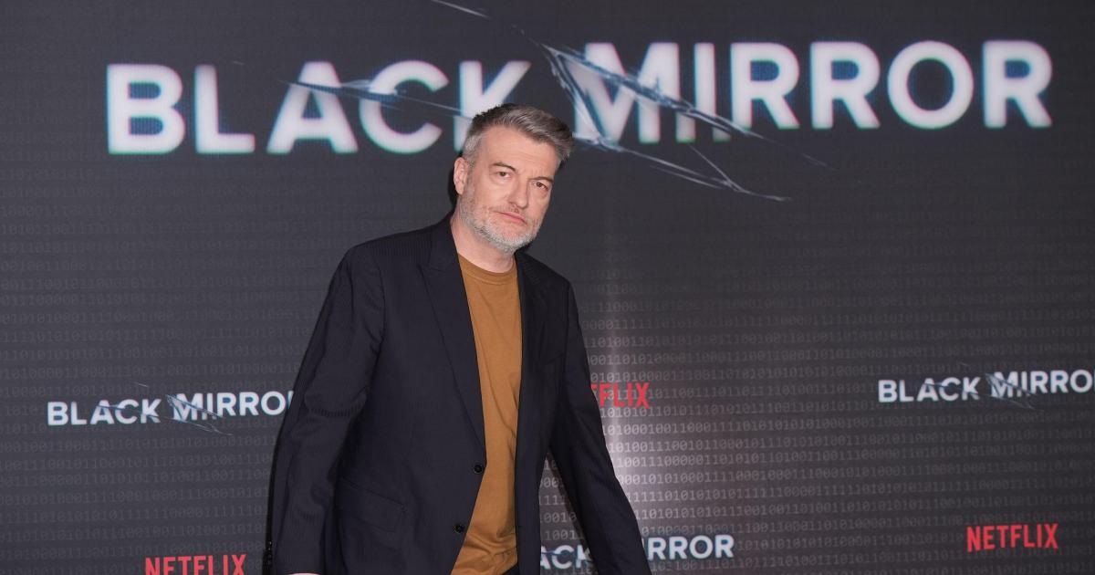 El autor de "Black Mirror", Charlie Brooker, ha comenzado a trabajar en una nueva serie sobre un asesino en serie británico El autor de "Black Mirror", Charlie Brooker, ha comenzado a trabajar en una nueva serie sobre un asesino en serie británico