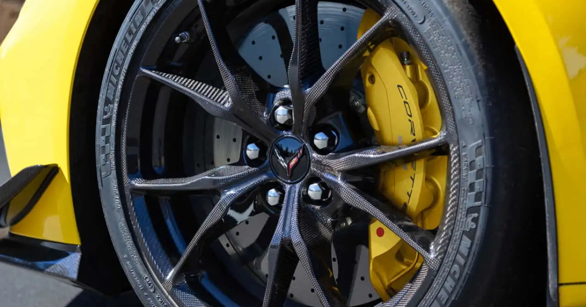 Innovación en movimiento: ruedas y sistema de frenos del Chevrolet Corvette ZR1 Licencia Análisis Técnico: Rueda y frenos del Chevrolet Corvette ZR1