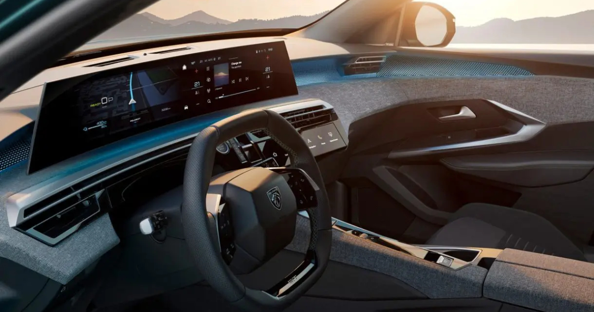 La Tecnología se Encuentra con el Diseño en el Innovador i-Cockpit de Peugeot Explorando el Futuro de la Conducción: Dentro del Peugeot i-Cockpit