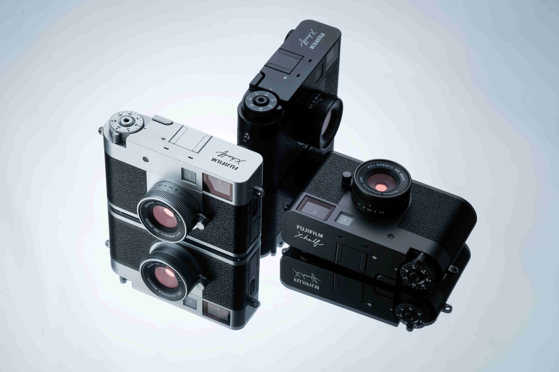 Una premiere tecnológica: Fujifilm revela la cámara X half Fujifilm lanza nueva cámara semiformato de la serie X